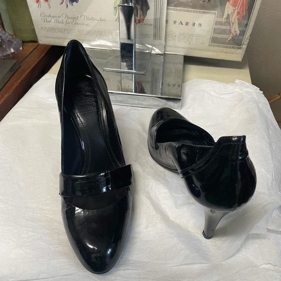 Authentic Burberry Pumps - Picture 4 of 15